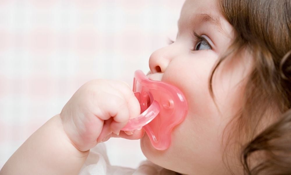 Read more about the article טריק כדי לגרום לתינוק שלך לקחת מוצץ